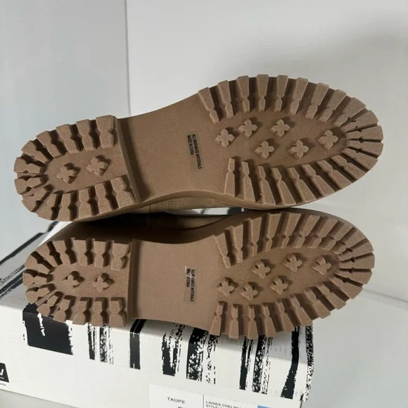 Chelsea boots Rancher by Dolce Vita size 9, *WILL NOT COME W/ BOX. - Picture 9 of 14